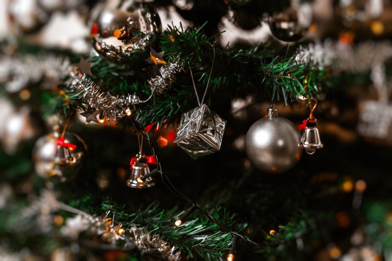 A Guide to Choosing the Perfect Artificial Christmas Tree for Your Home